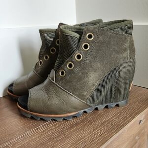 Sorel Mesh Wedge Booties Olive Green Size 7
